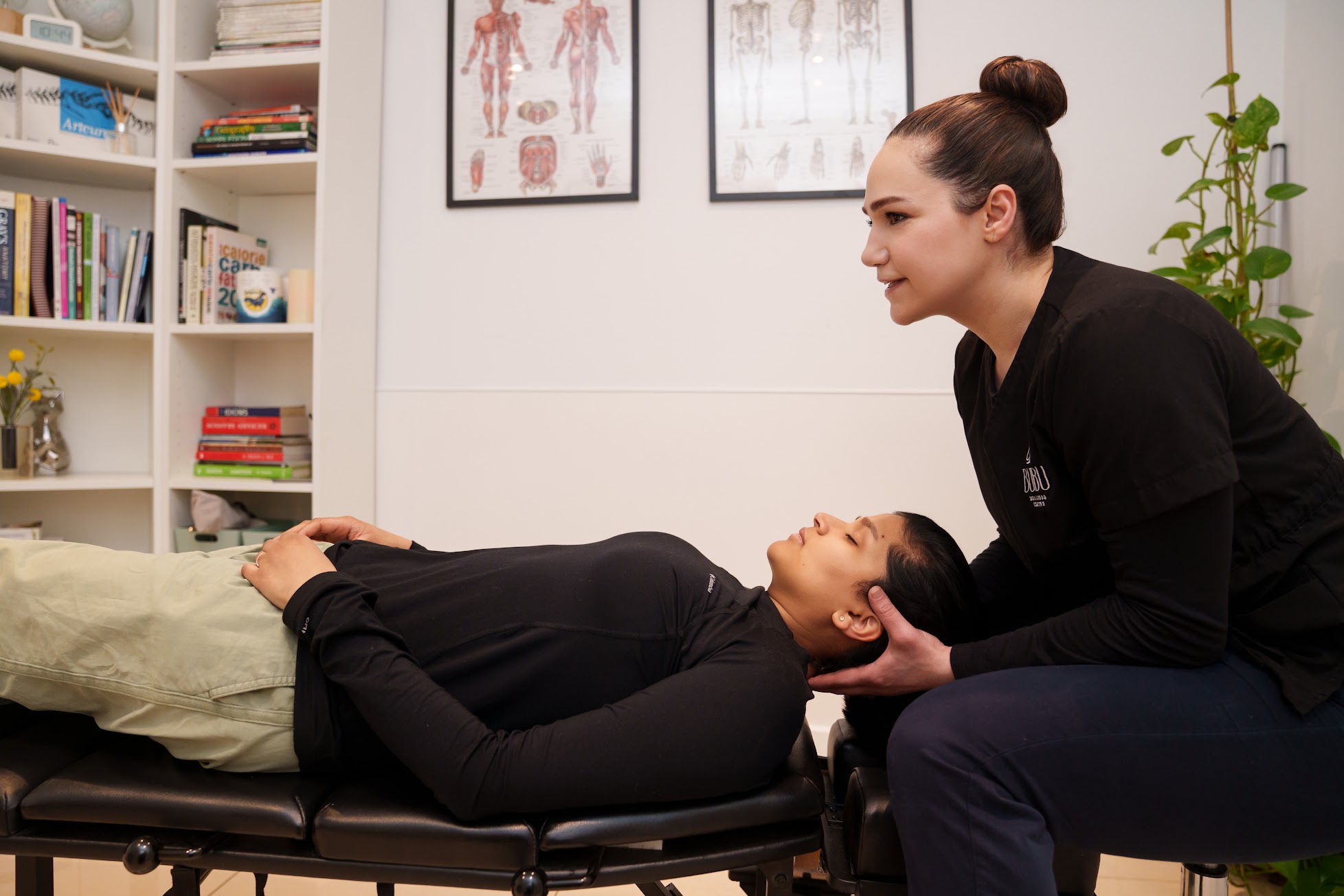 Neck chiropractic adjustment